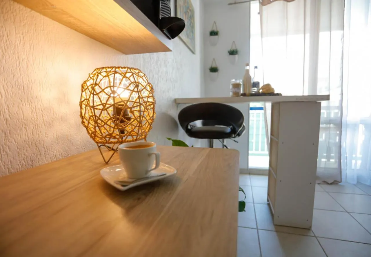 Studio Chic Avec Son Acces Plage Et Sans Coupure D'Eau Apartment Le Gosier
