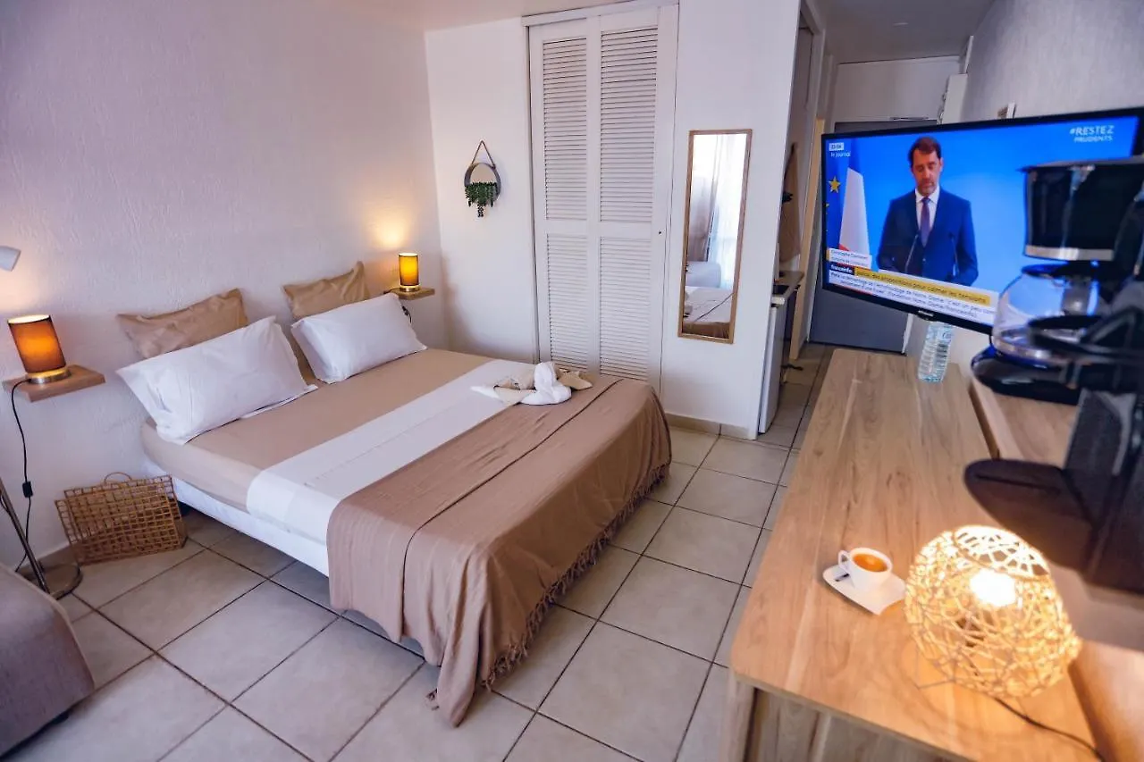 Studio Chic Avec Son Acces Plage Et Sans Coupure D'Eau Le Gosier  Apartment Le Gosier (Grande-Terre)